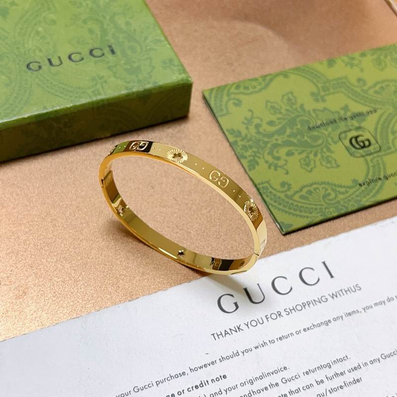 Gucci Bracelet 10yxx17